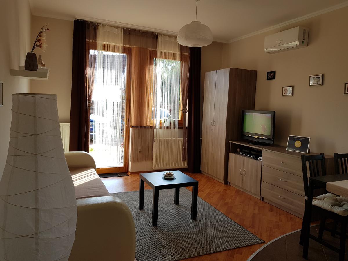 Magnolia Apartman Gyula Exterior photo