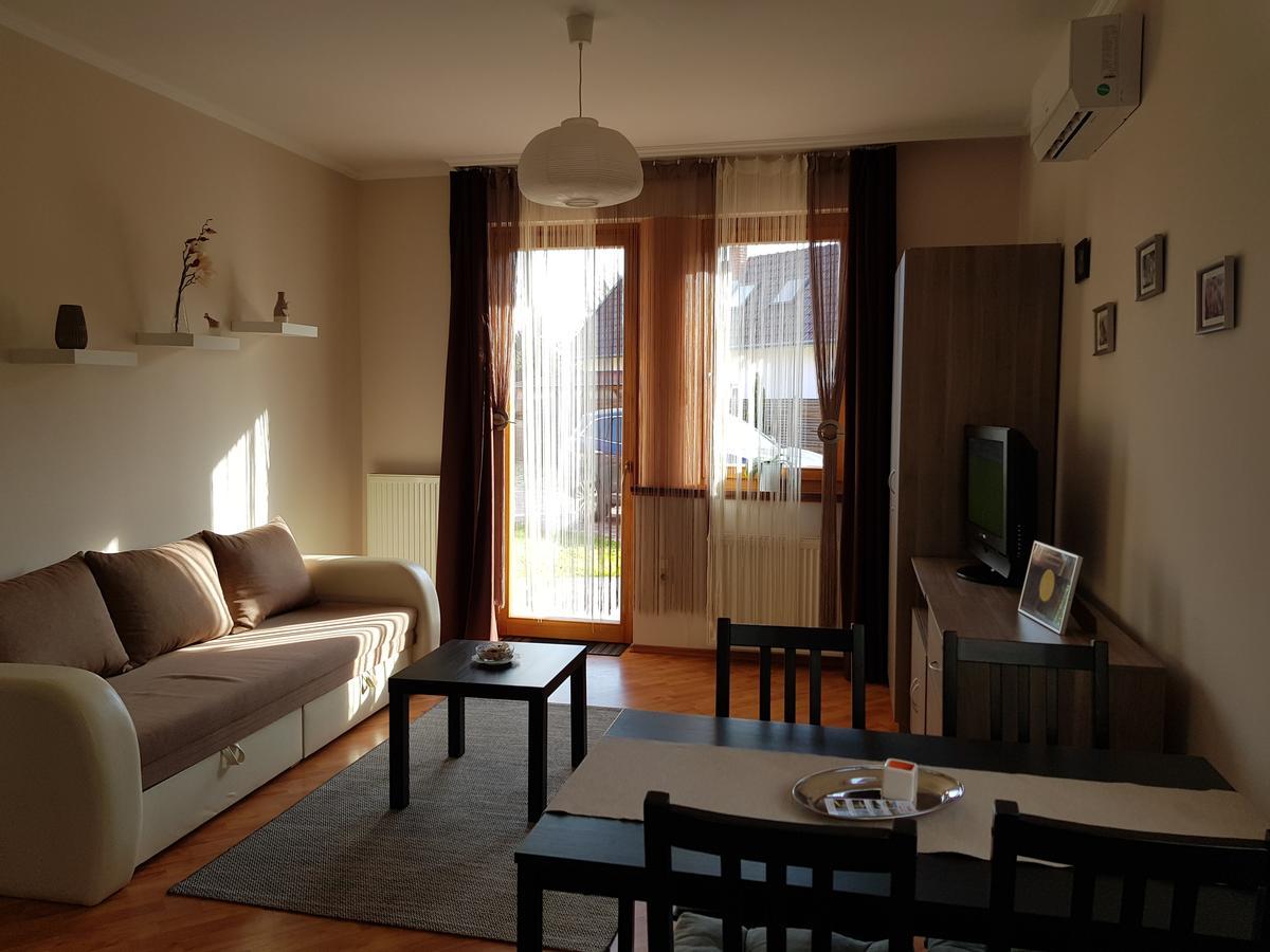 Magnolia Apartman Gyula Exterior photo